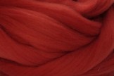 Wool top 26-28 µm, raspberry, code S9, 100 g